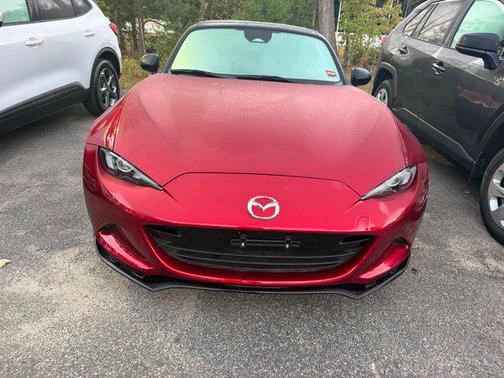 Soul Red Crystal Metallic 2025 Mazda MX-5 Miata Club