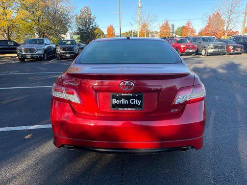 Barcelona Red Metallic 2011 Toyota Camry SE