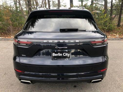 Moonlight Blue Metallic 2020 Porsche Cayenne Cayenne