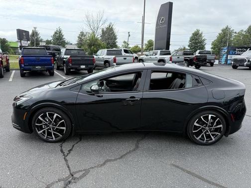 2025 Toyota Prius Plug-In Hybrid XSE Premium