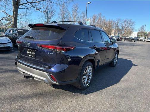 Blueprint 2026 Toyota Highlander Hybrid Platinum