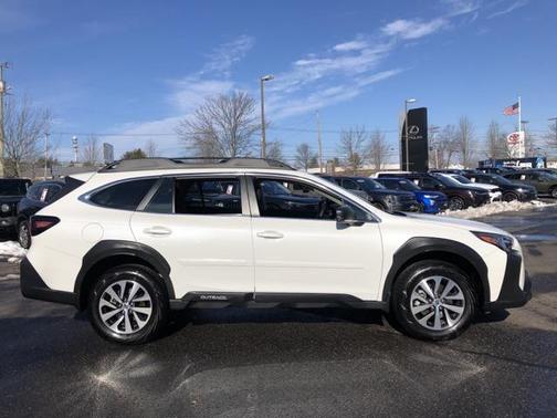 2025 Subaru Outback Base