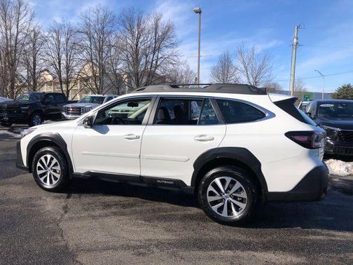 2025 Subaru Outback Base