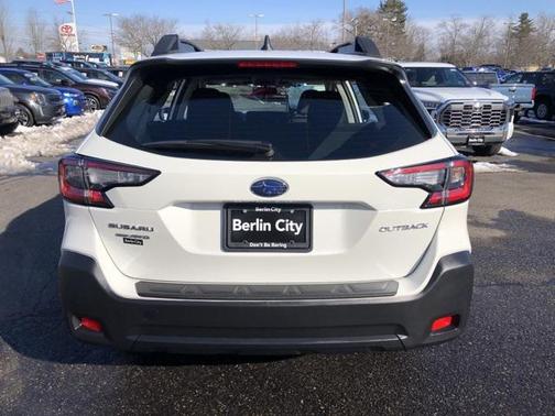 2025 Subaru Outback Base