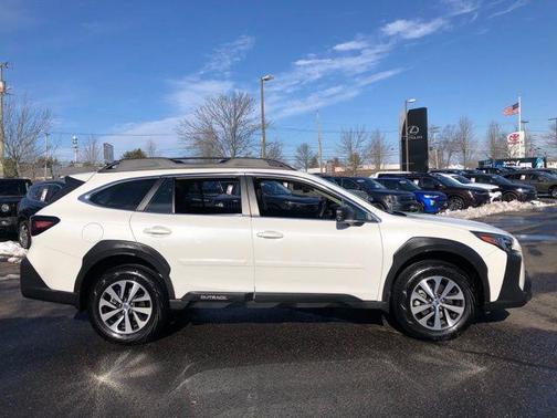 2025 Subaru Outback Base