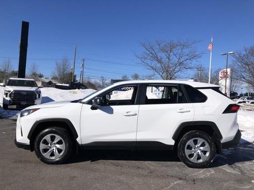 2022 Toyota RAV4 LE