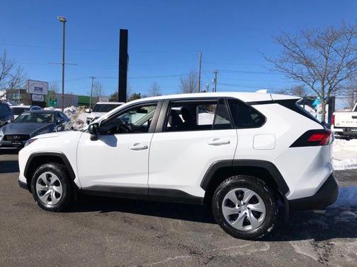 2022 Toyota RAV4 LE