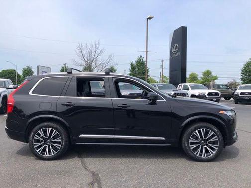 Onyx Black Metallic 2021 Volvo XC90 Recharge Plug-In Hybrid T8 Inscription Expression 7 Passenger