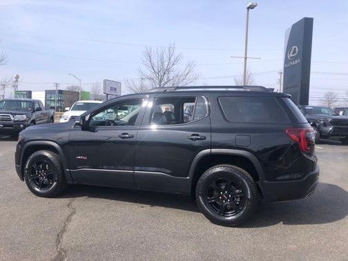 2023 GMC Acadia AWD AT4