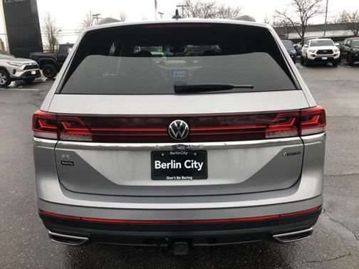 2025 Volkswagen Atlas 2.0T SE w/Technology 4MOTION