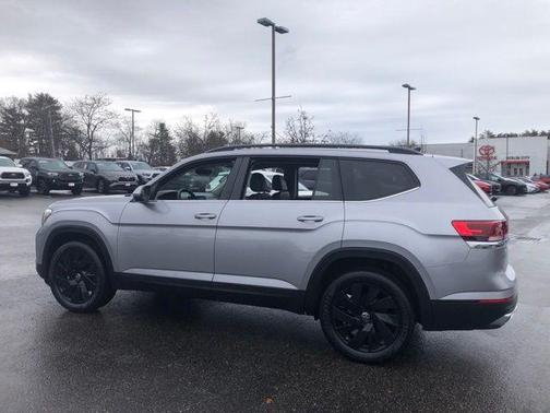 2025 Volkswagen Atlas 2.0T SE w/Technology 4MOTION