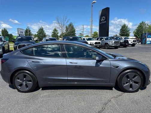 Midnight Silver Metallic 2022 Tesla Model 3 Long Range