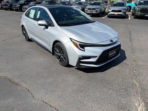 Classic Silver Metallic/Midnight Black Metallic 2026 Toyota Corolla XSE