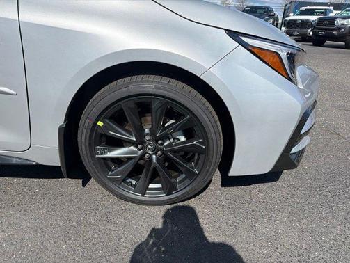 Classic Silver Metallic/Midnight Black Metallic 2026 Toyota Corolla XSE