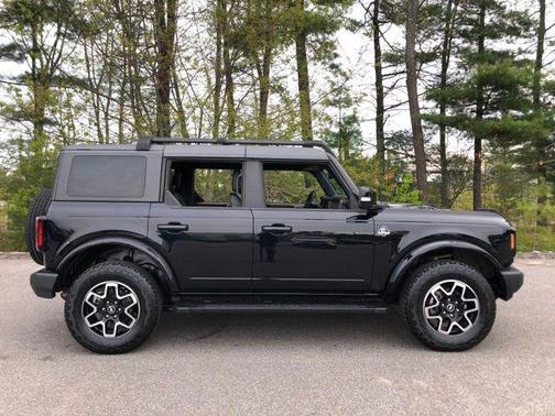 Shadow Black 2023 Ford Bronco Outer Banks