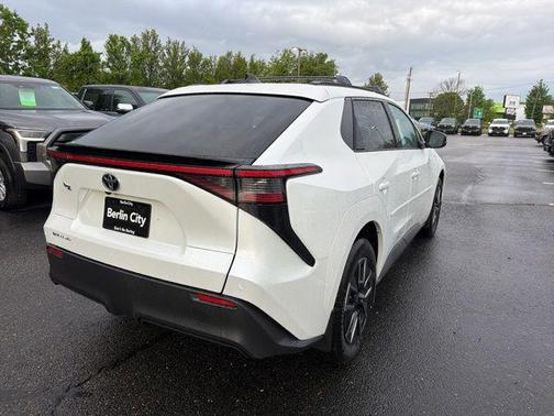 Pearl 2026 Toyota bZ XLE