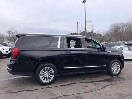 2023 GMC Yukon XL SLT