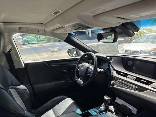 Silver Lining Metallic 2021 Lexus ES 300h Premium