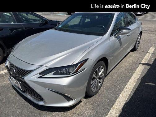 Silver Lining Metallic 2021 Lexus ES 300h Premium