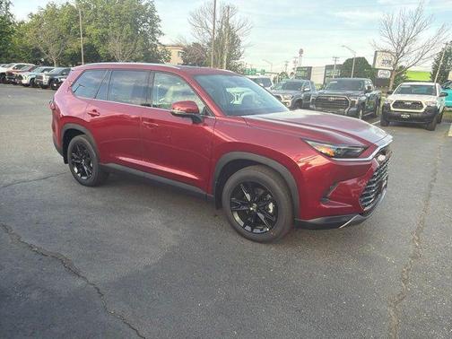 Pearl 2026 Toyota Grand Highlander Platinum