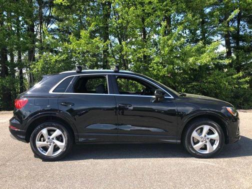 Mythos Black Metallic 2020 Audi Q3 45 Premium