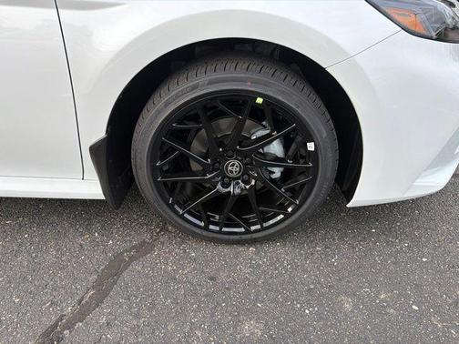 Wind Chill Pearl 2026 Toyota Camry XLE