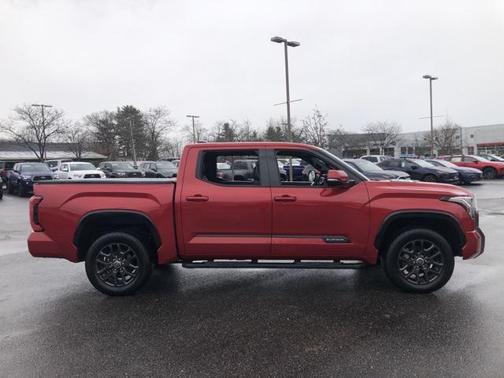 2023 Toyota Tundra Hybrid Platinum