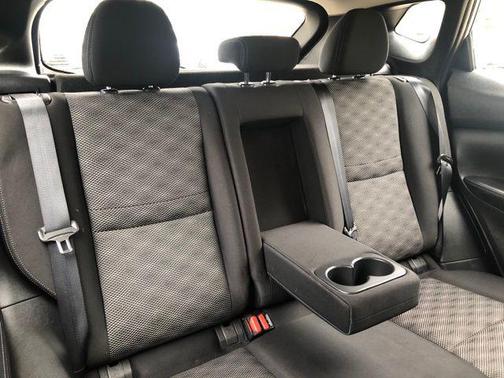 2017 Nissan Rogue Sport SV