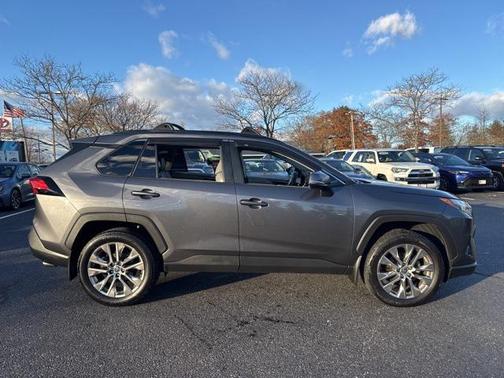 2022 Toyota RAV4 XLE Premium