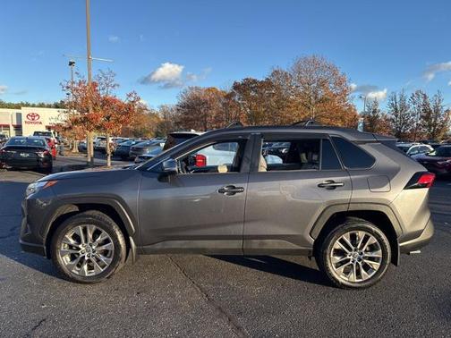 2022 Toyota RAV4 XLE Premium