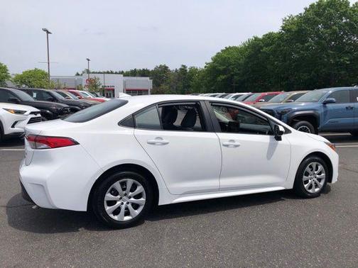 Ice Cap 2024 Toyota Corolla LE