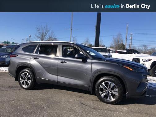 2025 Toyota Highlander Hybrid XLE