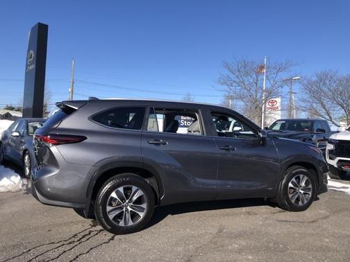 2025 Toyota Highlander Hybrid XLE