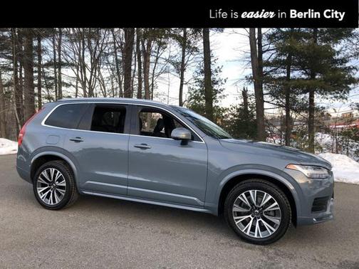 2022 Volvo XC90 T6 Momentum