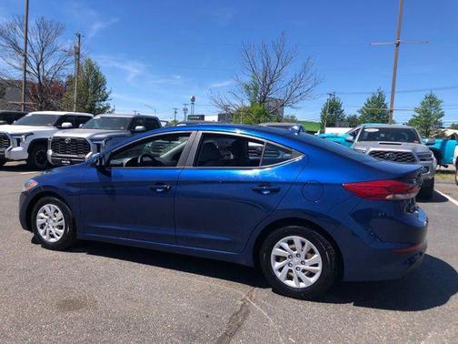 Lakeside Blue 2017 Hyundai ELANTRA SE