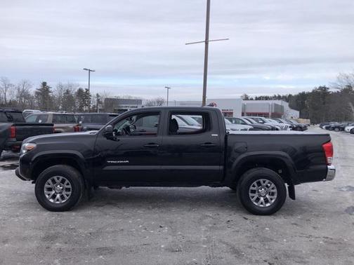 2017 Toyota Tacoma SR5