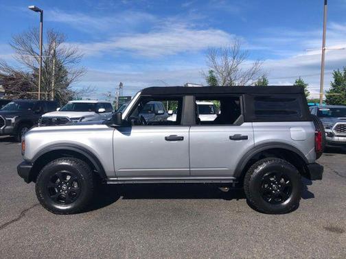 Iconic Silver Metallic 2021 Ford Bronco Big Bend