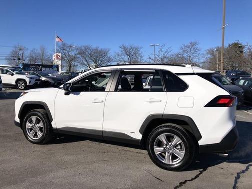 2025 Toyota RAV4 Hybrid LE