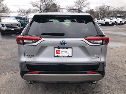 2023 Toyota RAV4 Hybrid SE