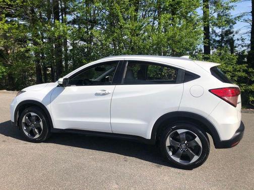 White Orchid Pearl 2018 Honda HR-V EX-L w/Navigation