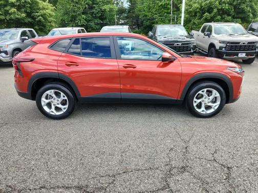 Cayenne Orange Metallic 2024 Chevrolet Trax LS