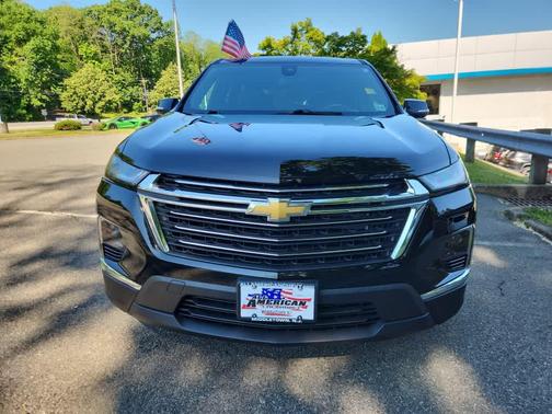 Mosaic Black Metallic 2023 Chevrolet Traverse LT Leather