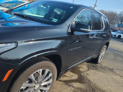 2023 Chevrolet Traverse Premier