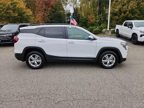 2022 GMC Terrain SLE