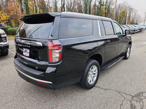 2024 Chevrolet Suburban LT