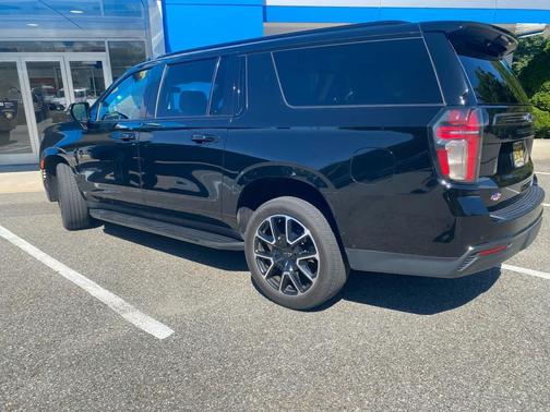 2021 Chevrolet Suburban RST