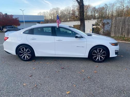 2022 Chevrolet Malibu FWD RS