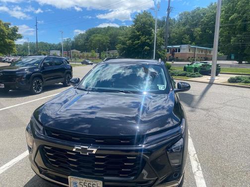 Mosaic Black Metallic 2025 Chevrolet Trax FWD ACTIV