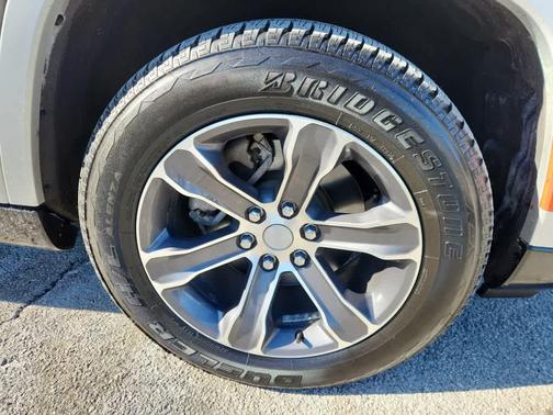 Diamond Black Crystal Pearlcoat 2022 Jeep Grand Wagoneer Series I 4x4