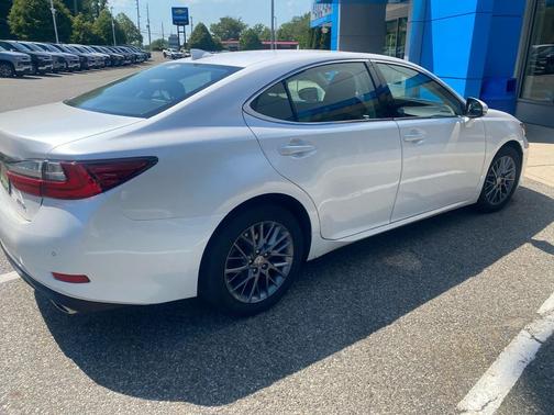 Eminent White Pearl 2018 Lexus ES 350 Base